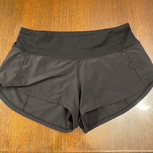 Lululemon Black Speed up Short 2.5